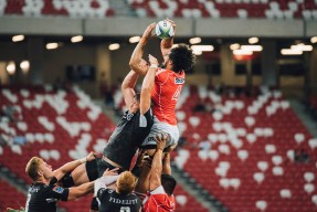 女子足球成绩突出但基础力量与支持体系需加强，女子足球队训练计划