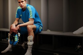 体育器材公司参与青训课程开发推出针对性训练装备方案，体育运动器材公司