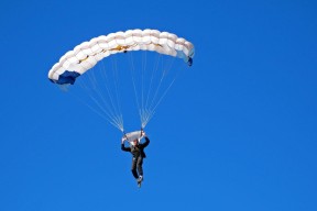 未来足球场馆将实现全景监控，安全保障更进一步，足球场全景照片